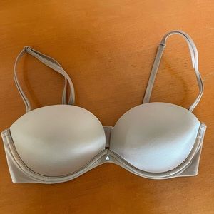 Victoria secret Very sexy nude push-up bra size 34C